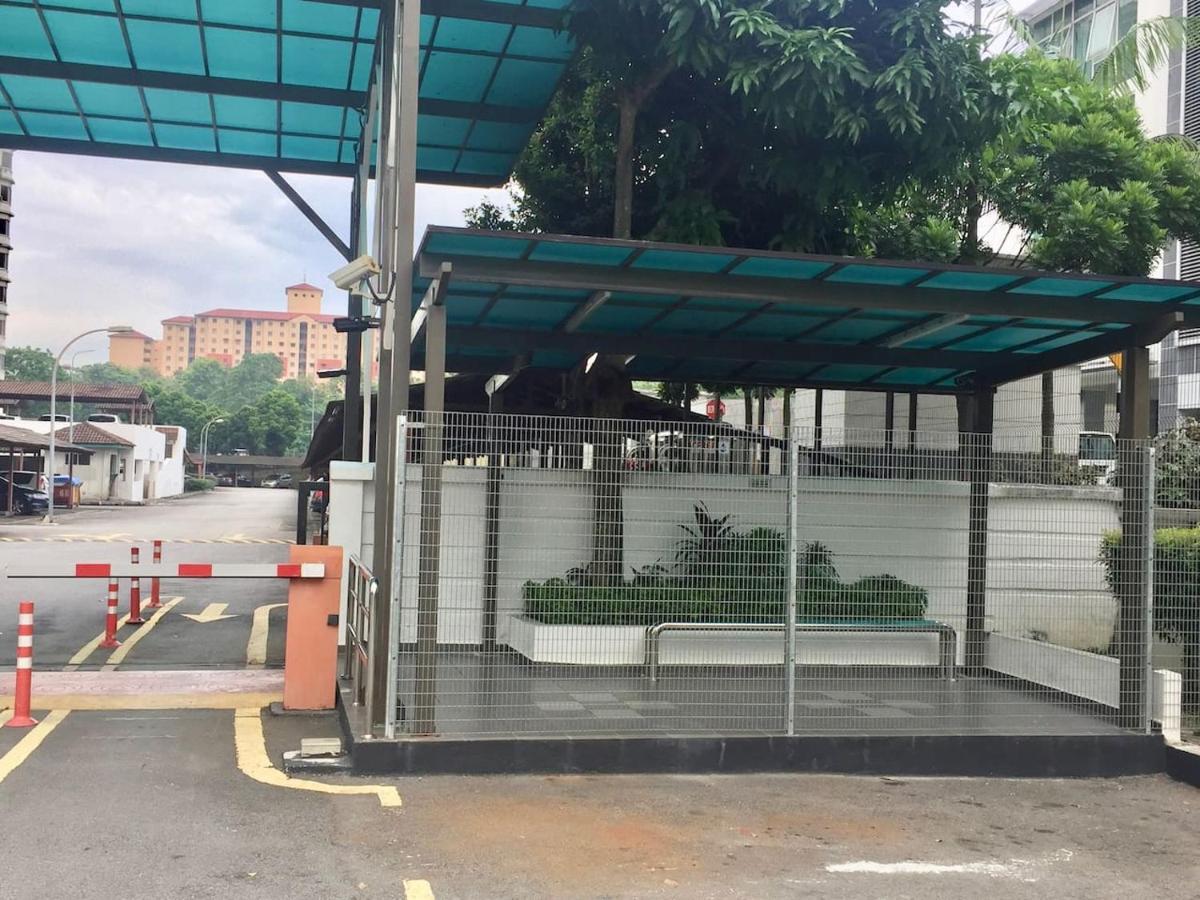 Cozy Kelana Jaya Semi-D Apt Near Mall, College & Hospital Petaling Jaya Exterior photo