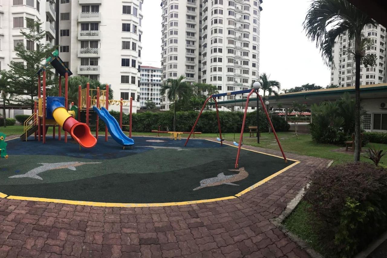 Cozy Kelana Jaya Semi-D Apt Near Mall, College & Hospital Petaling Jaya Exterior photo