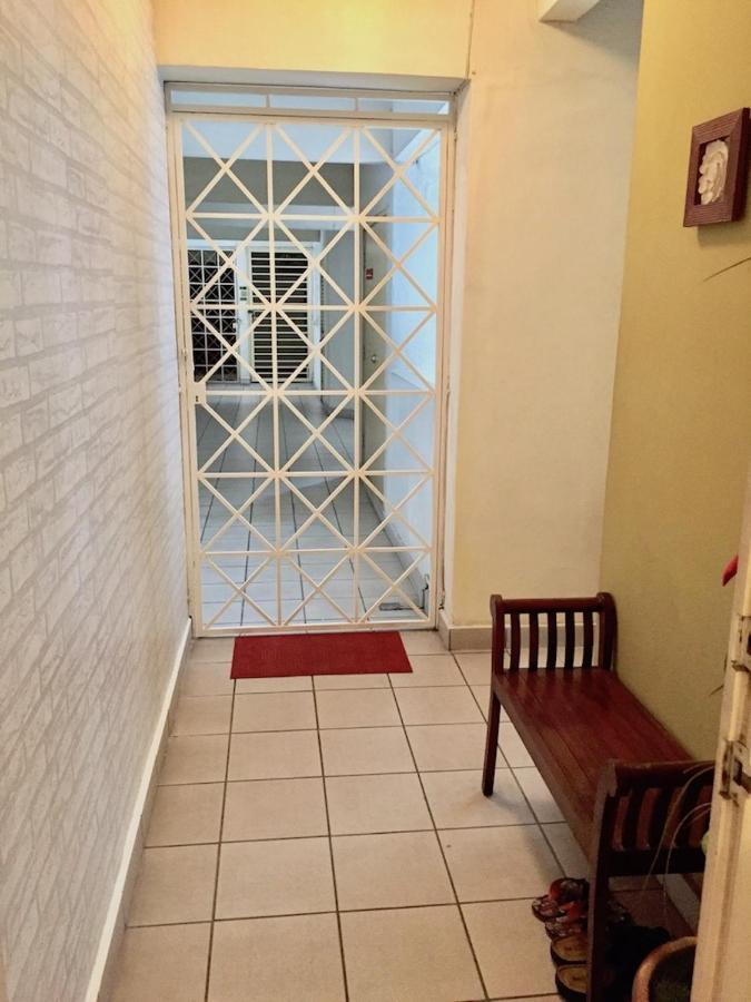 Cozy Kelana Jaya Semi-D Apt Near Mall, College & Hospital Petaling Jaya Exterior photo